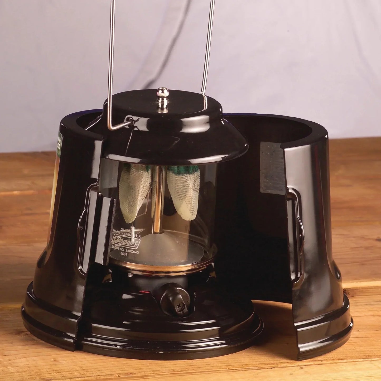 Quick Pack 810 Lumen Propane Lantern With Two Mantles For Camping